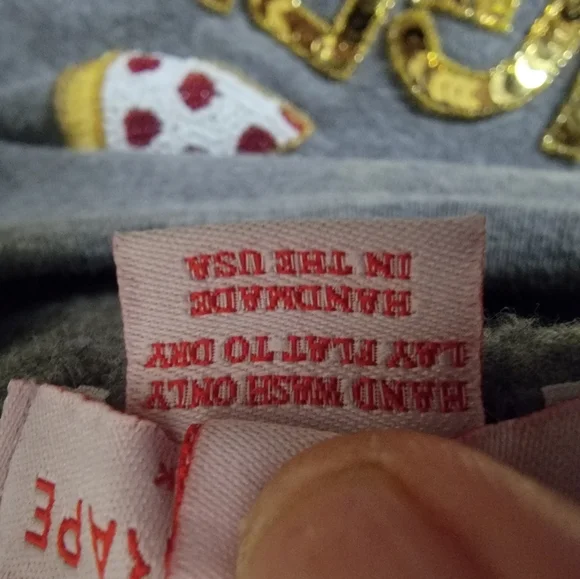 Bow&Drape Hangry Sweater - Picture 4 of 4